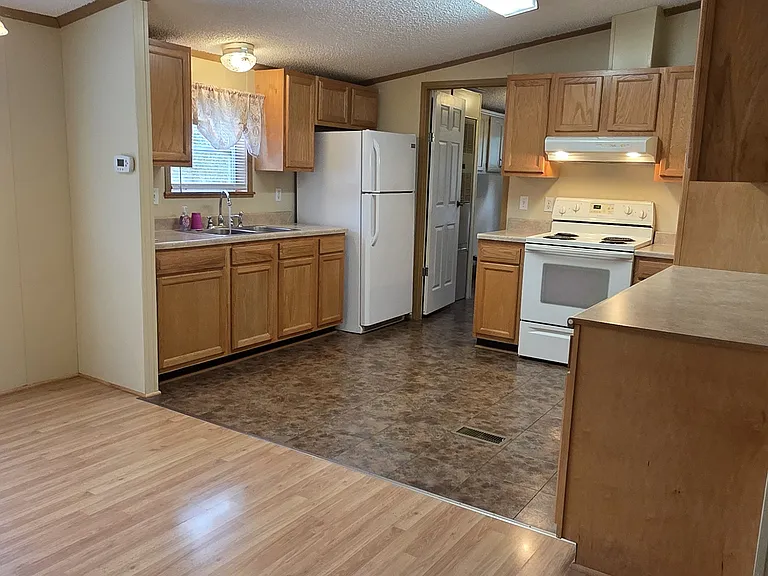 11730 Harp Rd — Photo 24