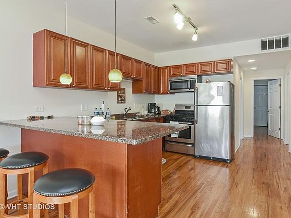 5th image of 4842 N Albany Ave APT 1