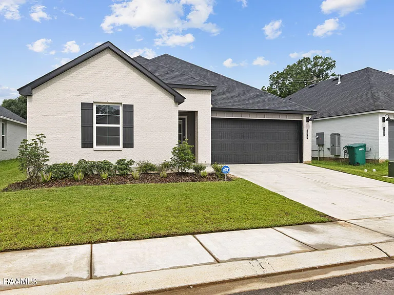 105 Harvest Falls Dr — Photo 2