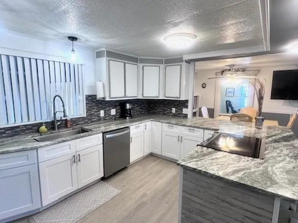 5512 Salem Ln, North Fort Myers, FL 33917