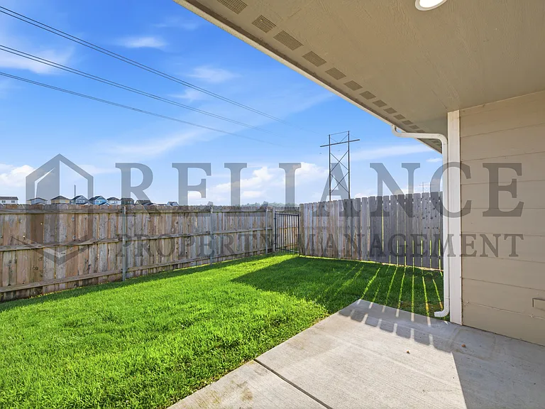 12052 W 33rd St N — Photo 5