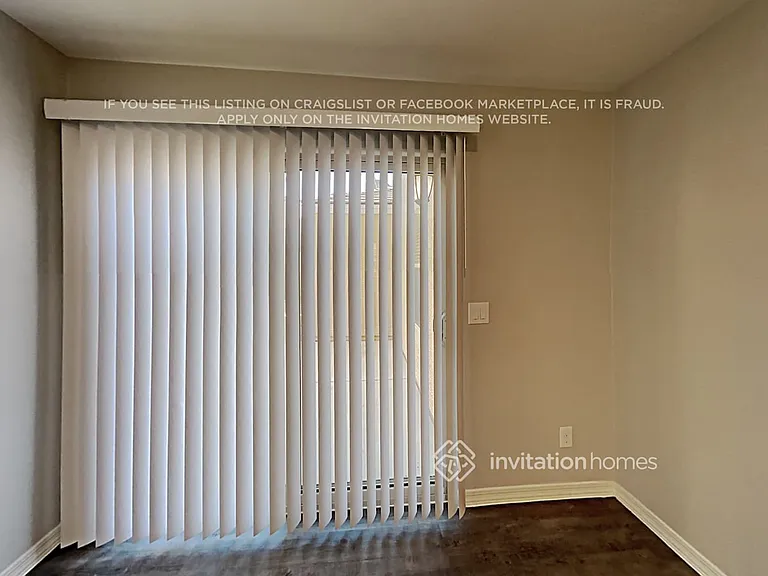 8020 W Agora Ln — Photo 9