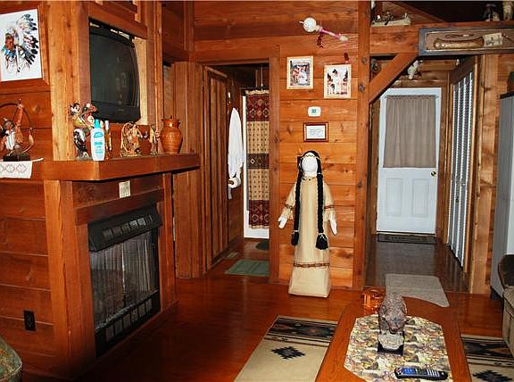 4th image of 127 Mountain Memories Ln