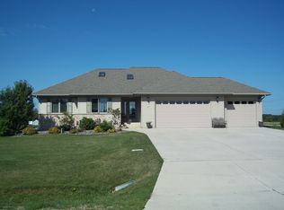 3316 Serenity Dr, Manitowoc, WI 54220