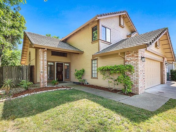 5th image of 305 Holly Ct