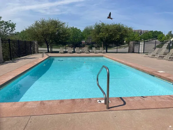 2302 Lucy Ct, Junction City, KS 66441