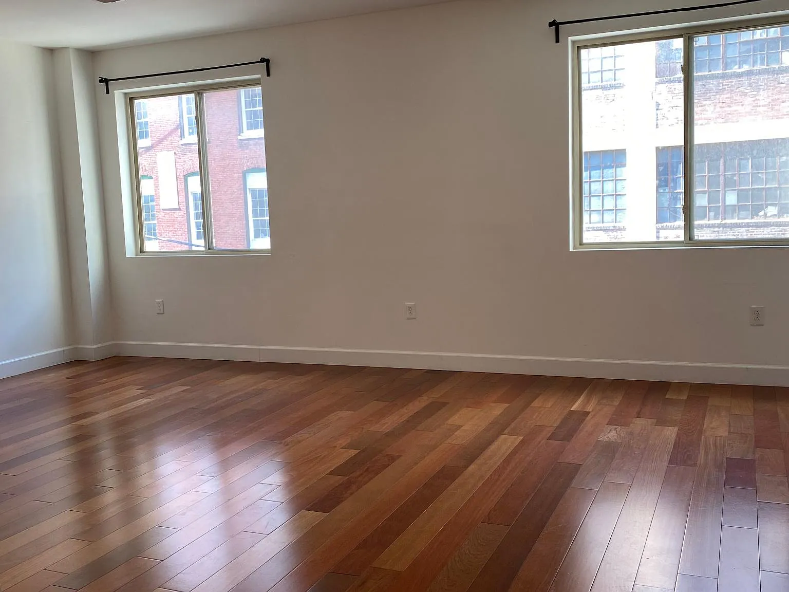 1028 Wood St — Photo 3