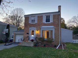 529 Wrightwood Ter, Libertyville, IL