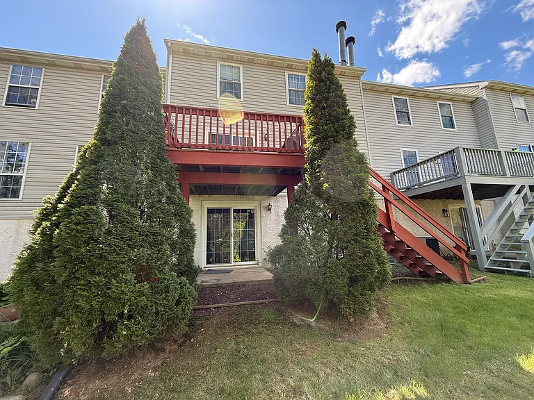 120 Village Dr — Photo 47