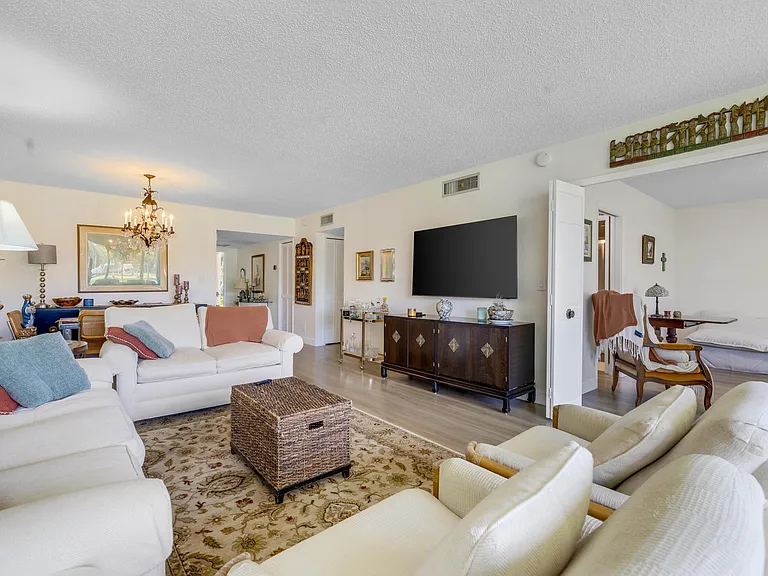 3621 Oaks Clubhouse Dr #104 — Photo 15