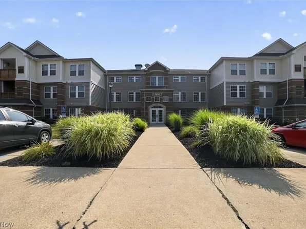 23002 Chandlers Ln APT 105, Olmsted Falls, OH 44138