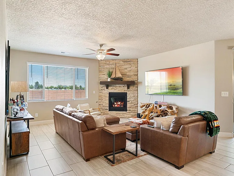 4453 Skyline Loop NE — Photo 13