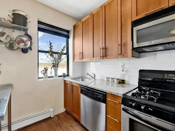 36 Russell Street image 6 of 14