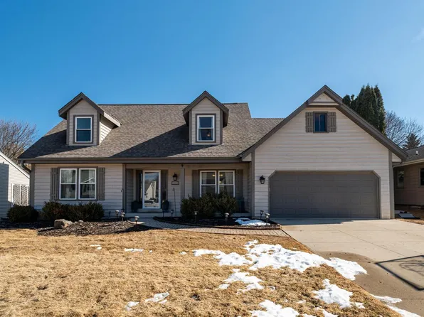 1007 Cottonwood COURT, West Bend, WI 53095