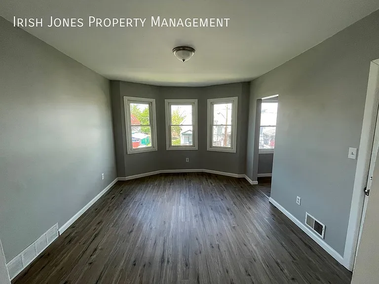 529 Winslow Ave #UPPER — Photo 8