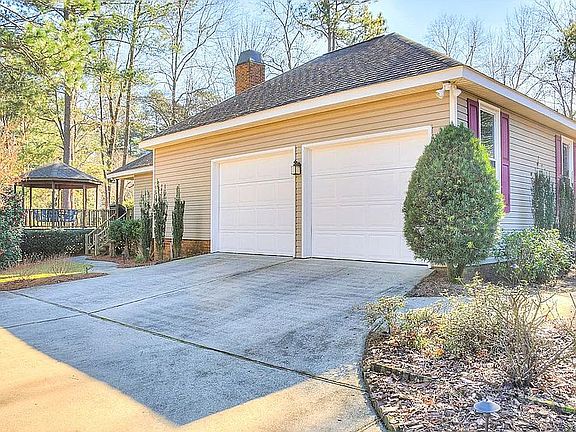3rd image of 200 Hagen Ct