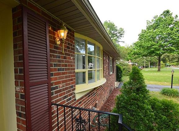 4th image of 1114 Diane Ln