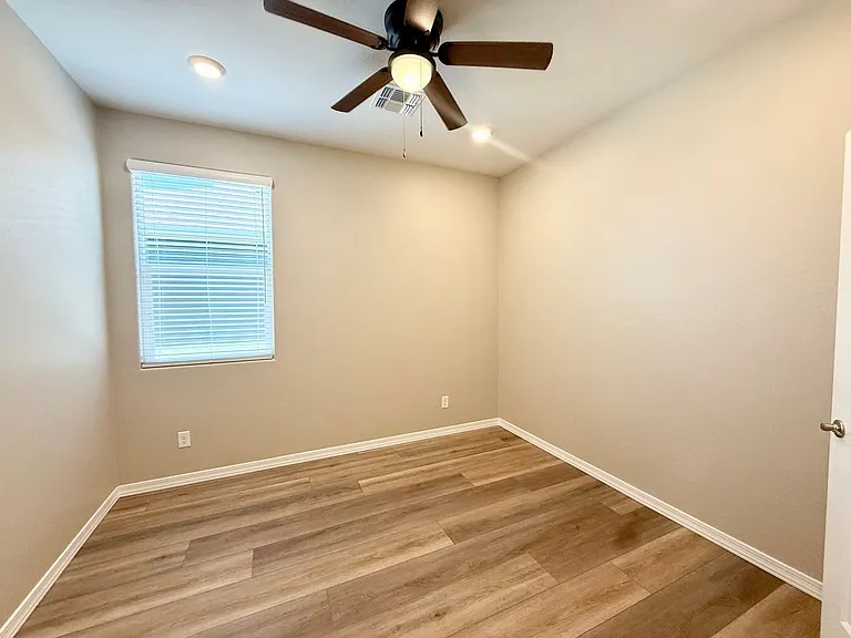 1291 Deadwood Ln — Photo 8