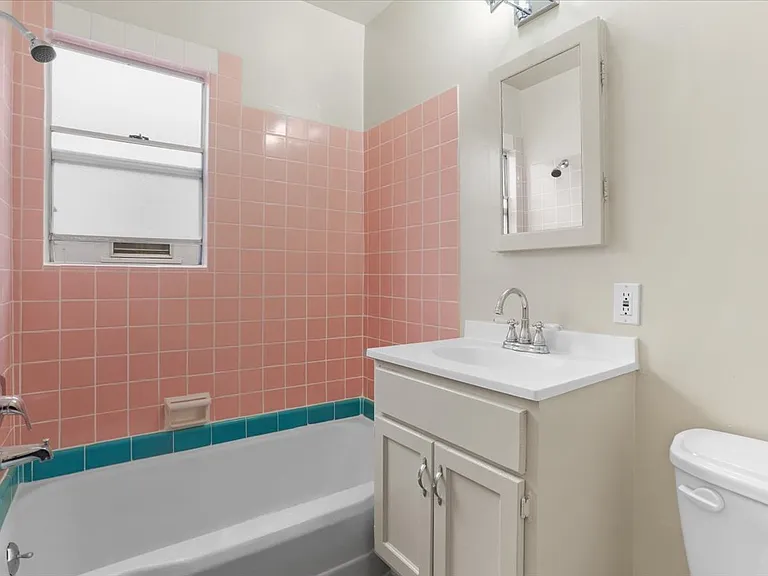 4075 Venice Blvd #10 — Photo 10