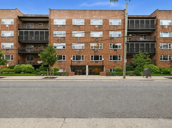 101 Lincoln Avenue #4K, Mineola, NY 11501