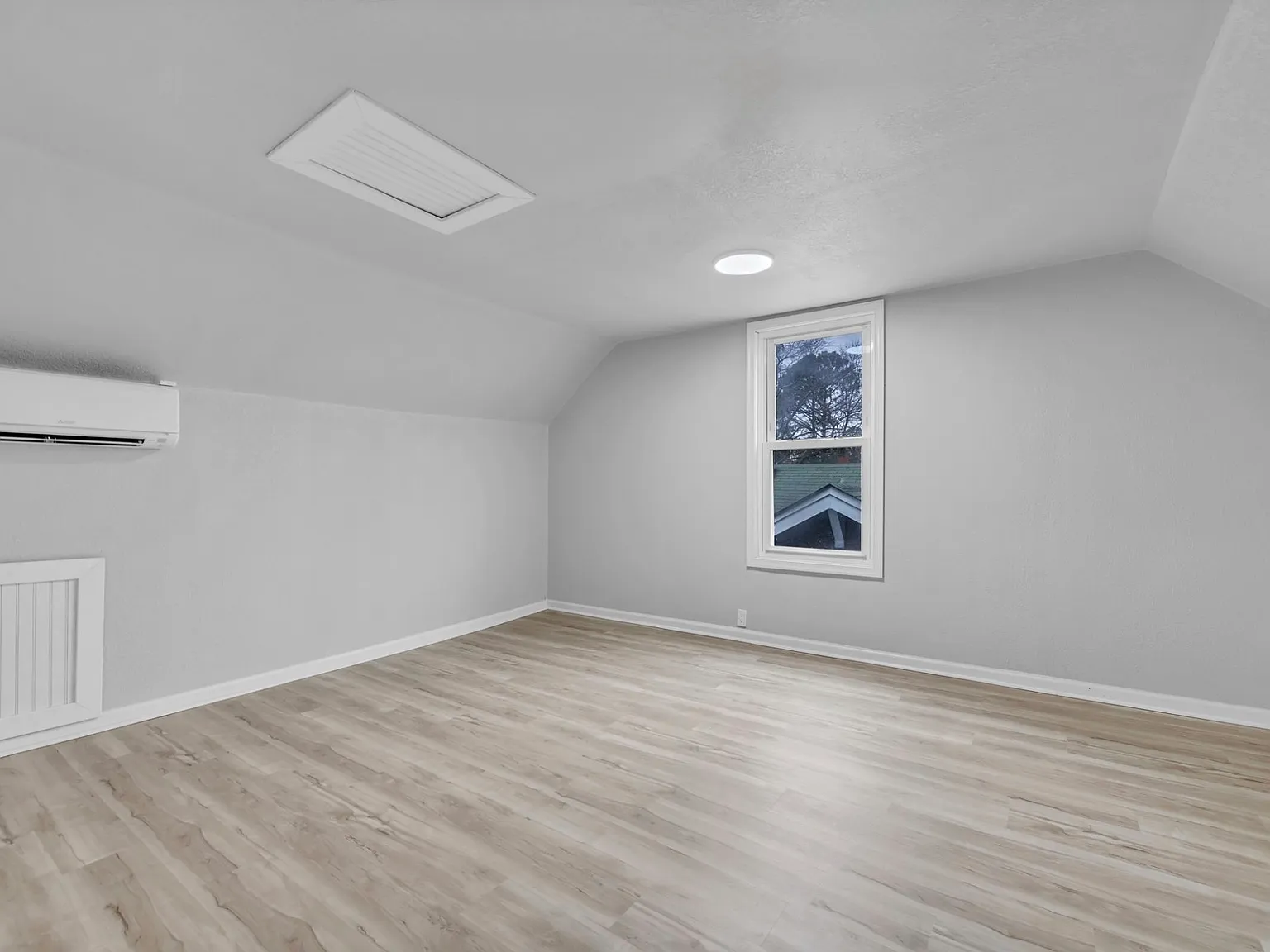 4 bed, 1695 sqft, $2,999 — Photo 4