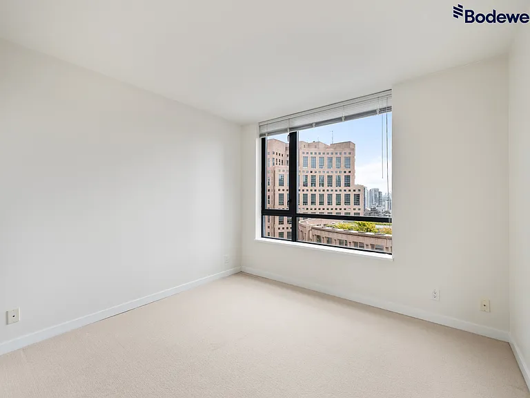 788 Richards St — Photo 11