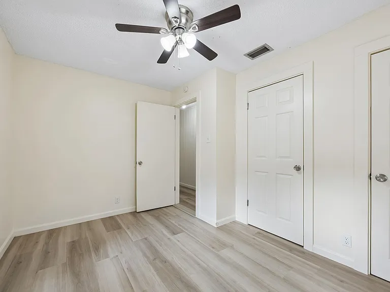 2113 Silver Lake Dr — Photo 17