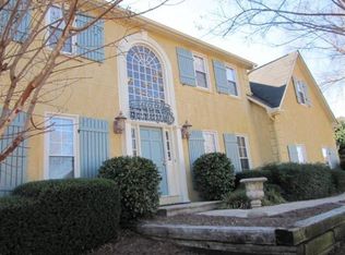 100 Williams Bluff Cir, Roswell, GA 30075