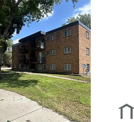 1630 Marion St — Photo 3