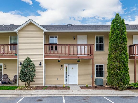 3rd image of 2445 Mosby Ct #14