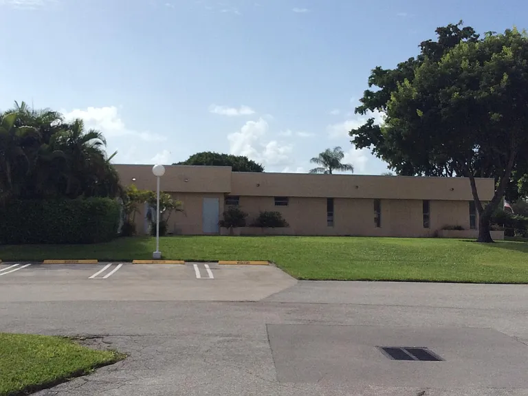 470 Executive Center Dr #2K — Photo 15