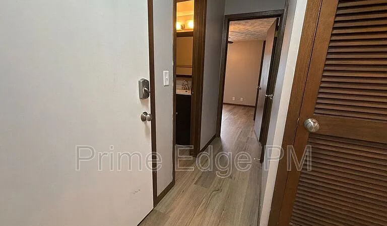 6235 Holdrege St #D-5 — Photo 4