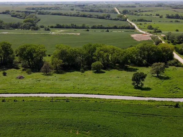 5415 W Pella Rd, Hallam, NE 68368