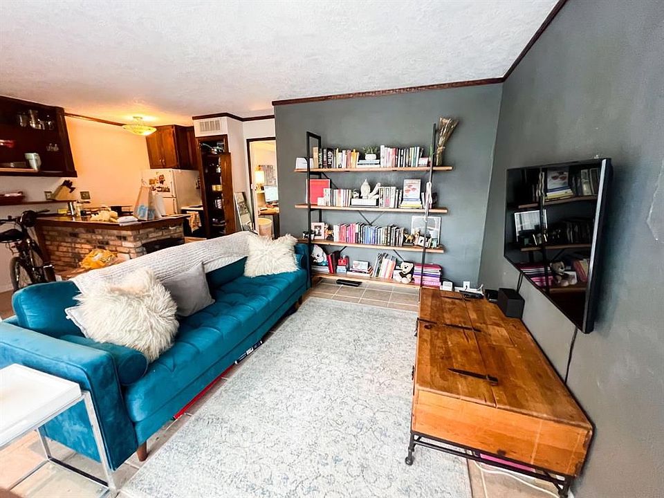 1st image of 1849 Marshall St #4
