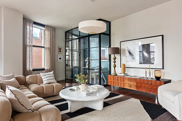 Living room, photo 1
