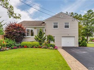 2810 Hewlett Ave, Merrick, NY 11566