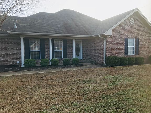 2nd image of 565 Oakdale Dr