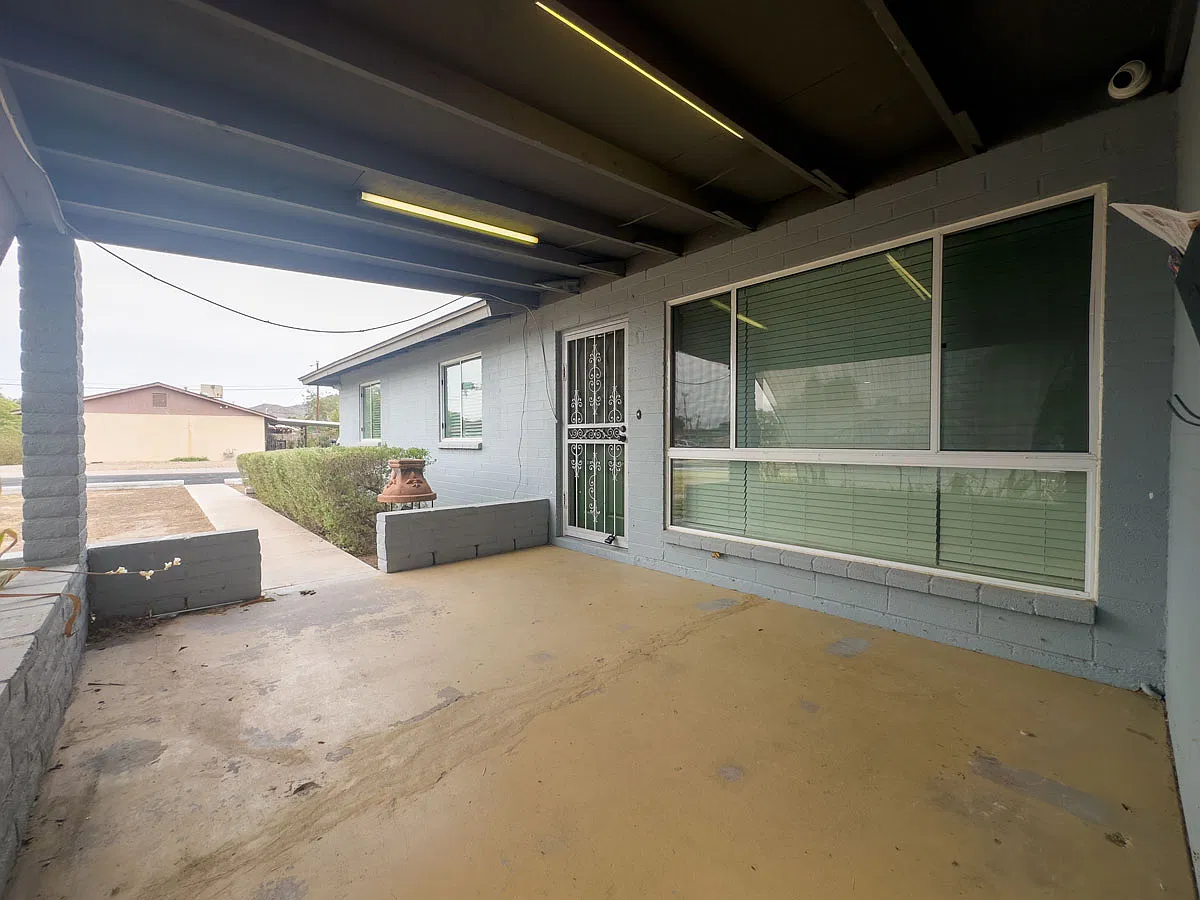 Remodeled 4 Bed + 2 Bath + NO HOA — Photo 3