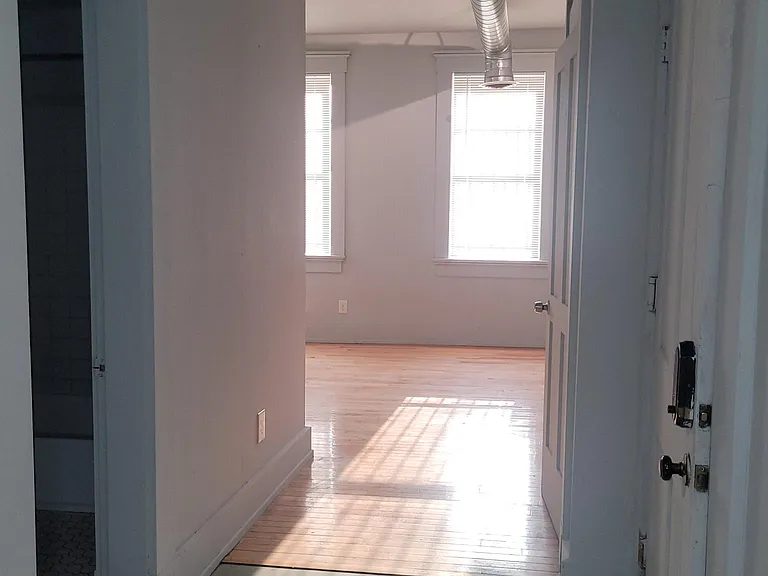1669 Hamer St #1 — Photo 9