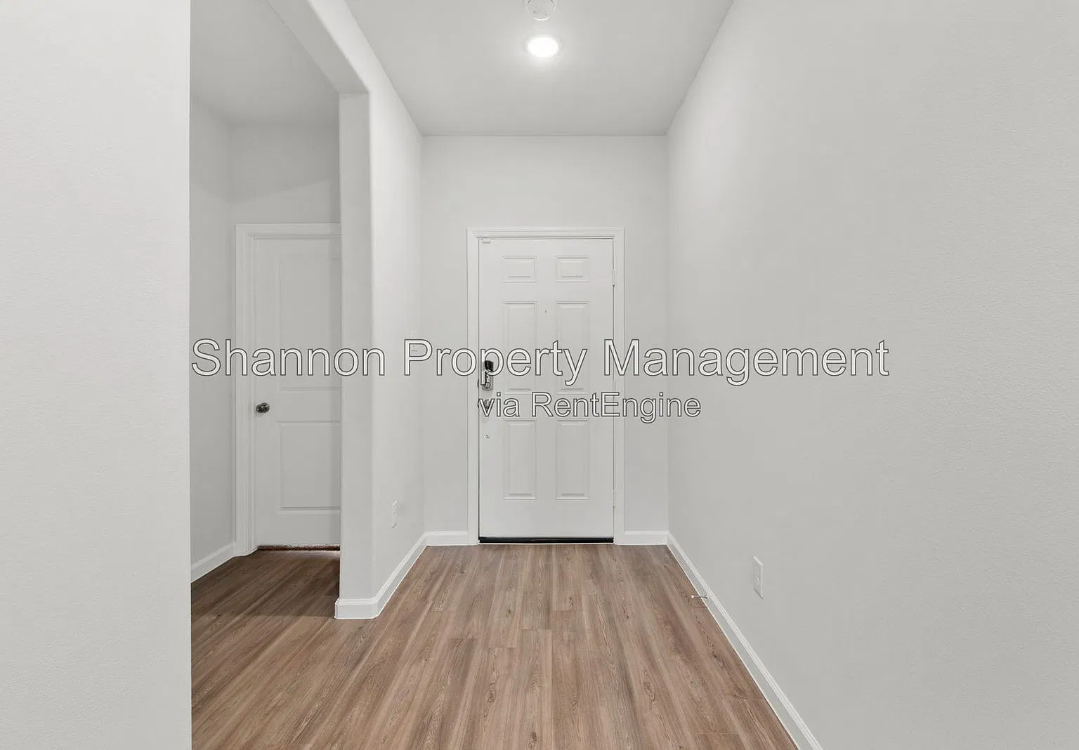 3 bed, 2.0 bath, 1869 sqft, $1,795 — Photo 3