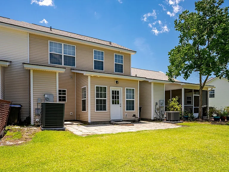 112 Black River Dr — Photo 35