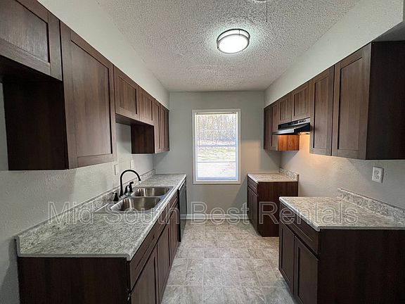 3rd image of 3985 Glenbrook St
