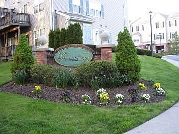 1st image of 46 Greenbrook Dr