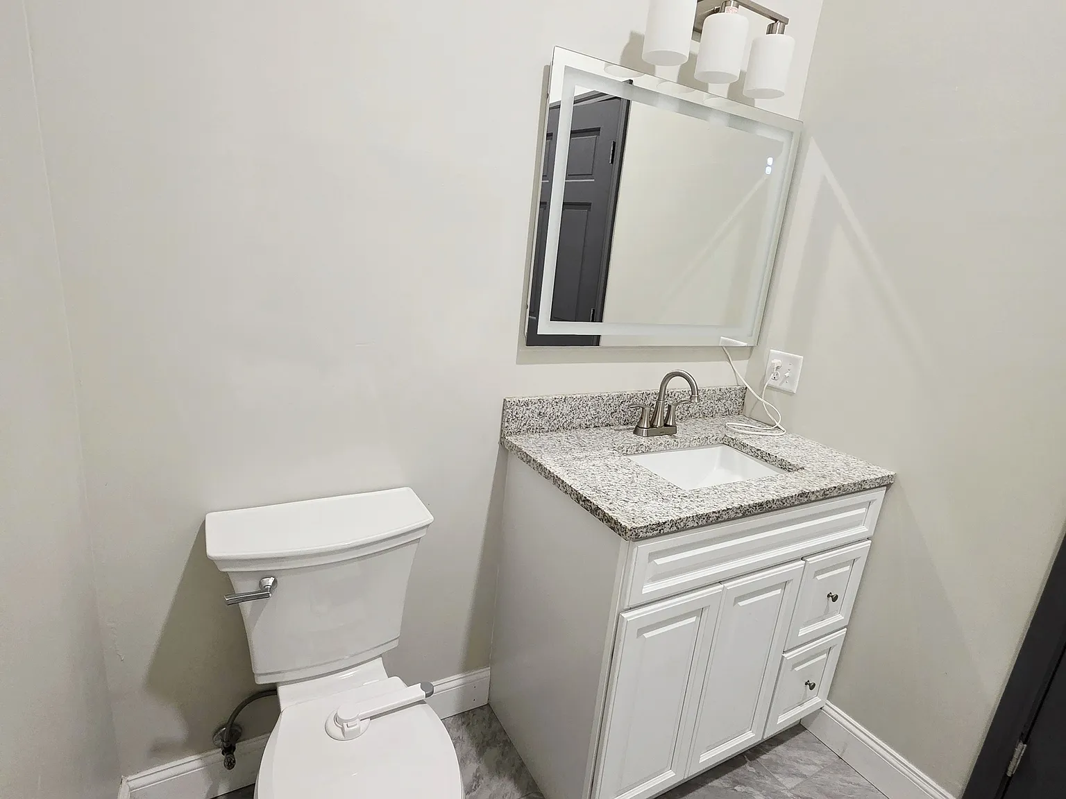 2 bed, 950 sqft, $2,100 — Photo 4