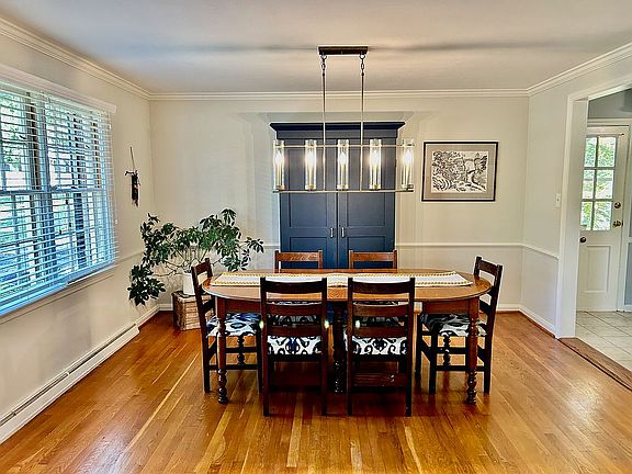 2nd image of 1514 Savoy Pl