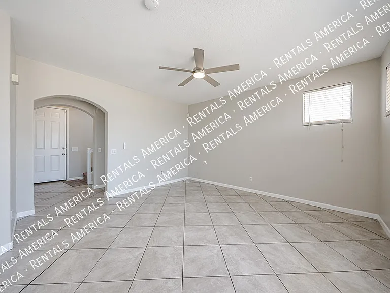 3825 S 60th Dr — Photo 7