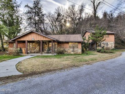 235 & 238 Maggie Mack Ln, Sevierville, TN, 37862