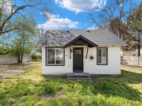 702 S 12th St, Payette, ID 83661