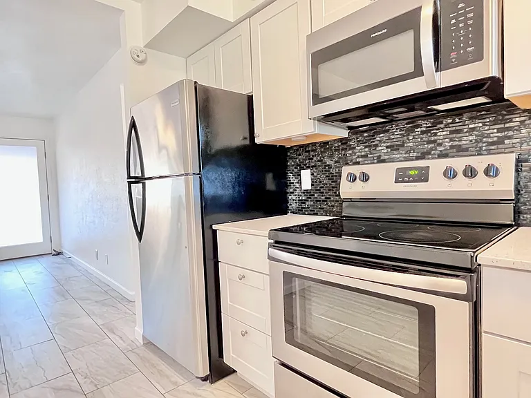 3024 N 39th St #9 — Photo 8