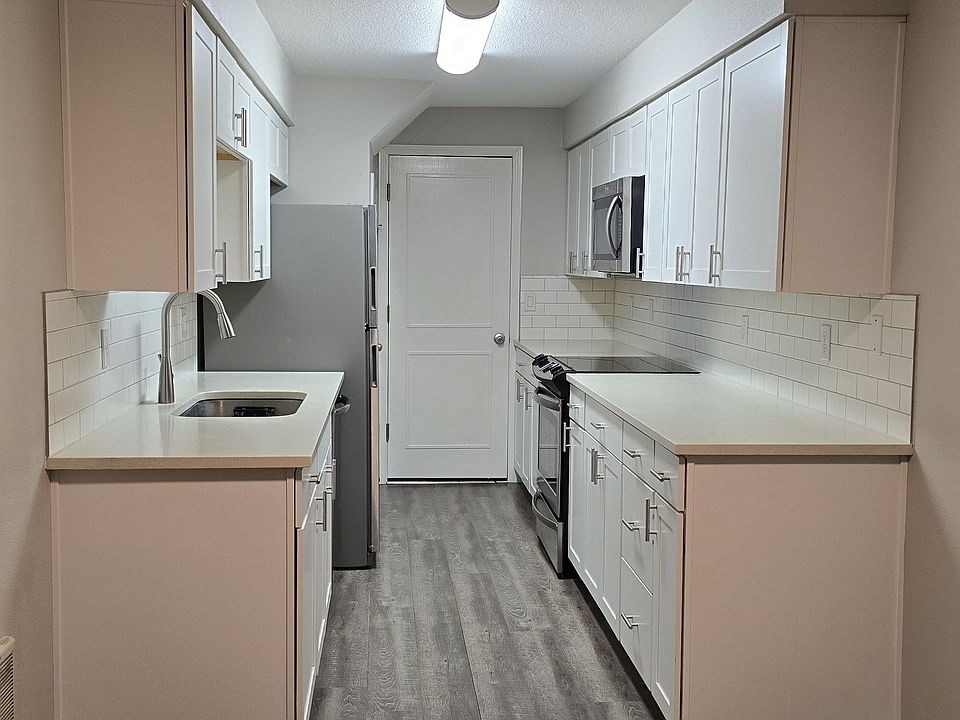 1st image of 3921 Plomondon St